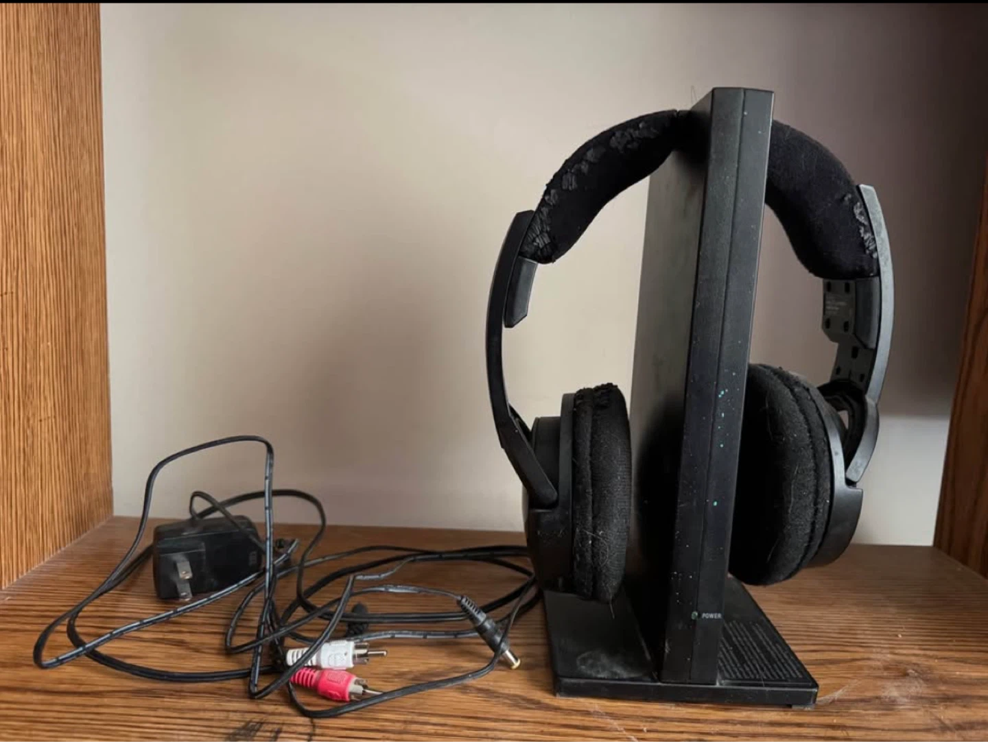 2 Sets Of Headset And Computer Monitor Bundle