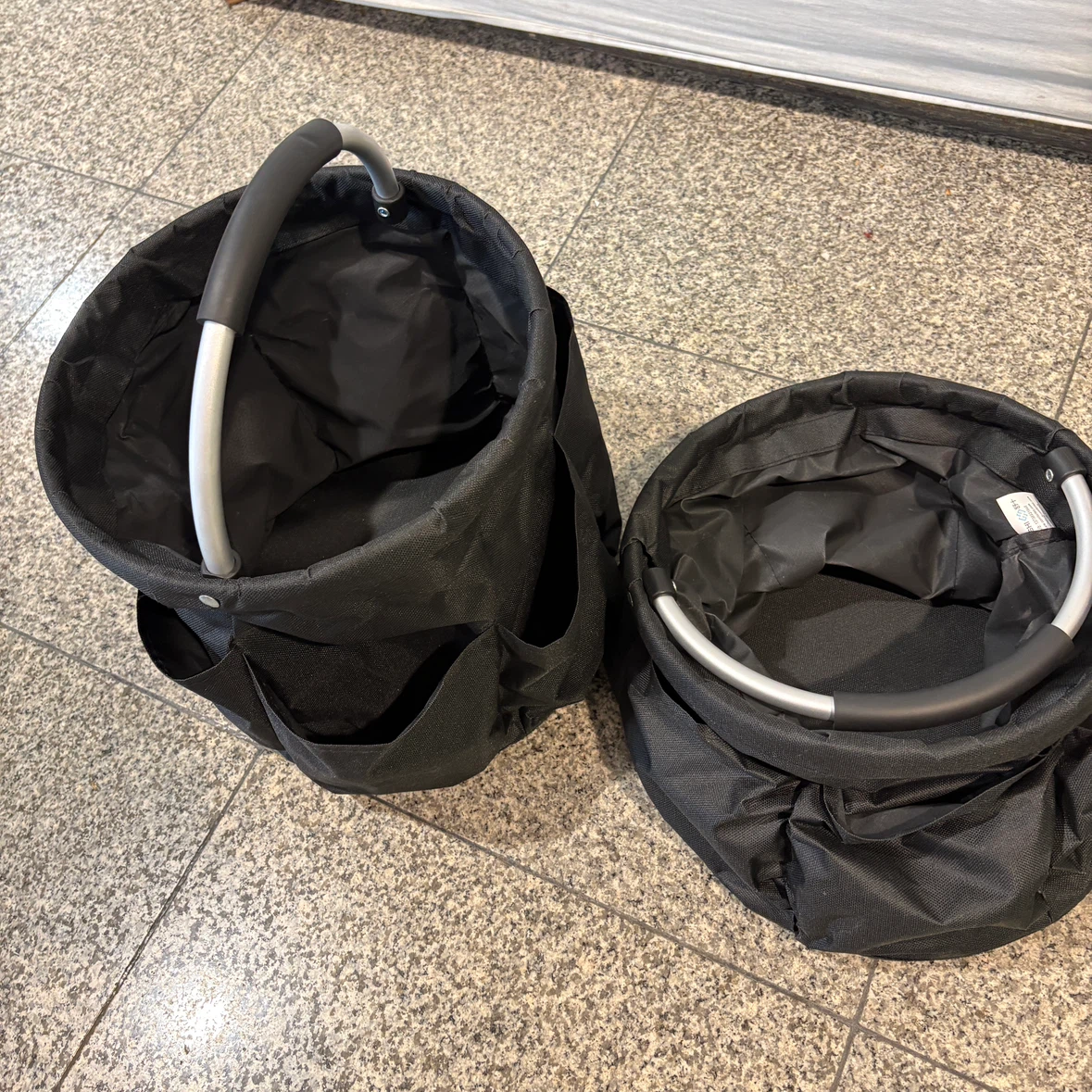 Black foldable storage bag with handle - photo 3