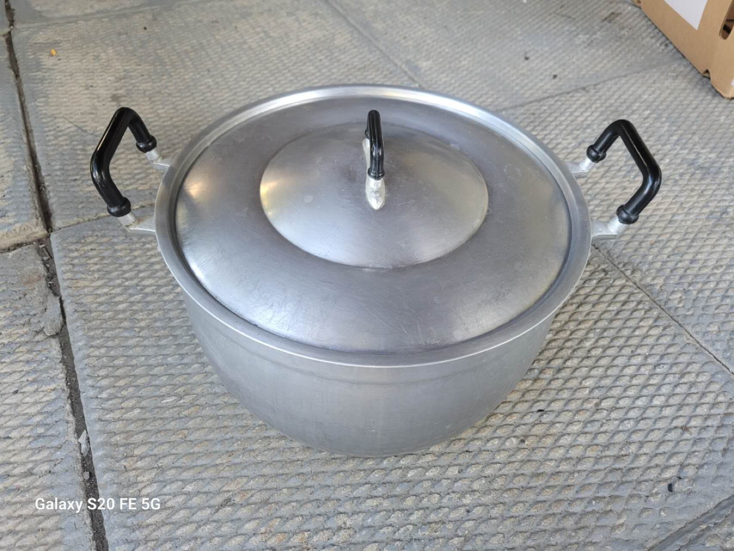 Large Aluminum Stock Pot with Lid