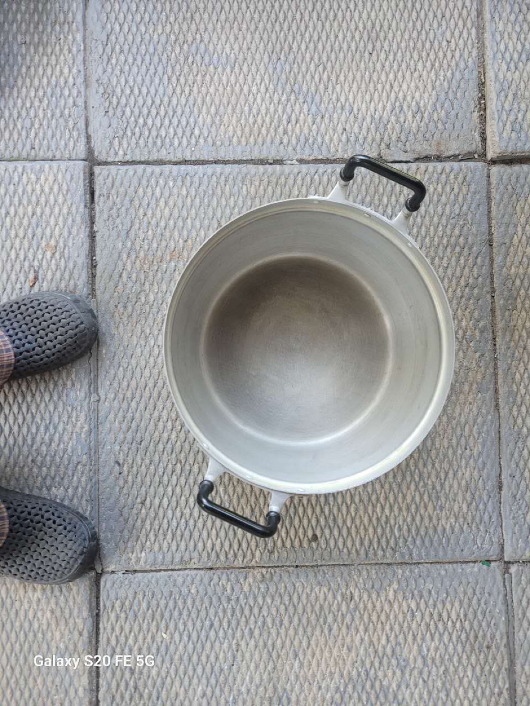 Large Aluminum Stock Pot with Lid - photo 2
