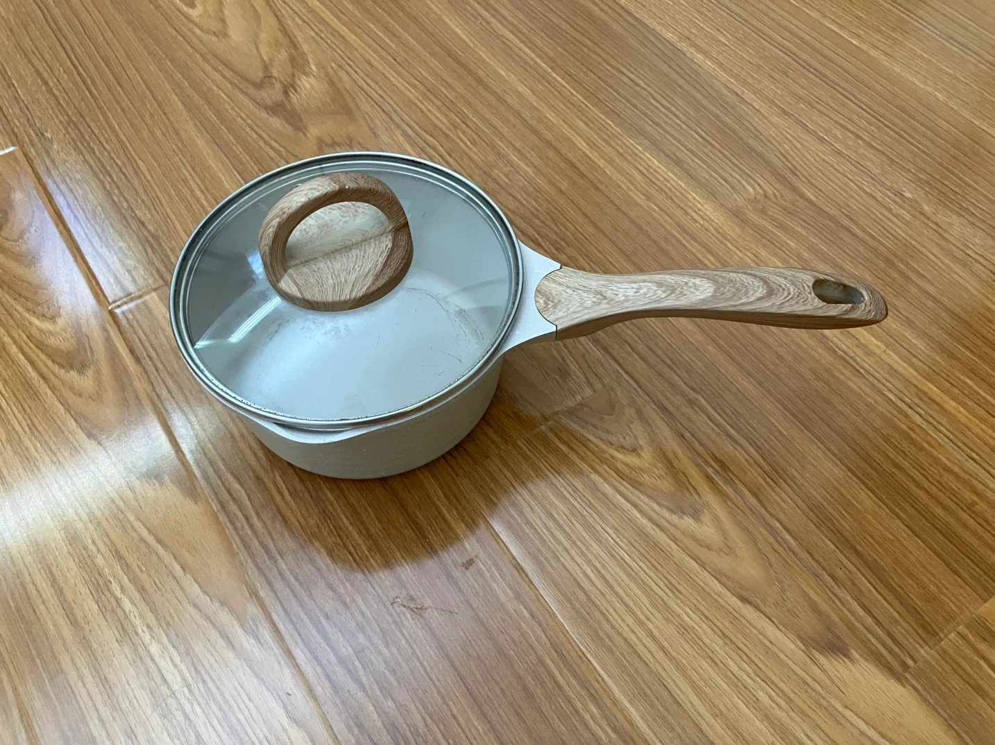 Cooking pot with lid