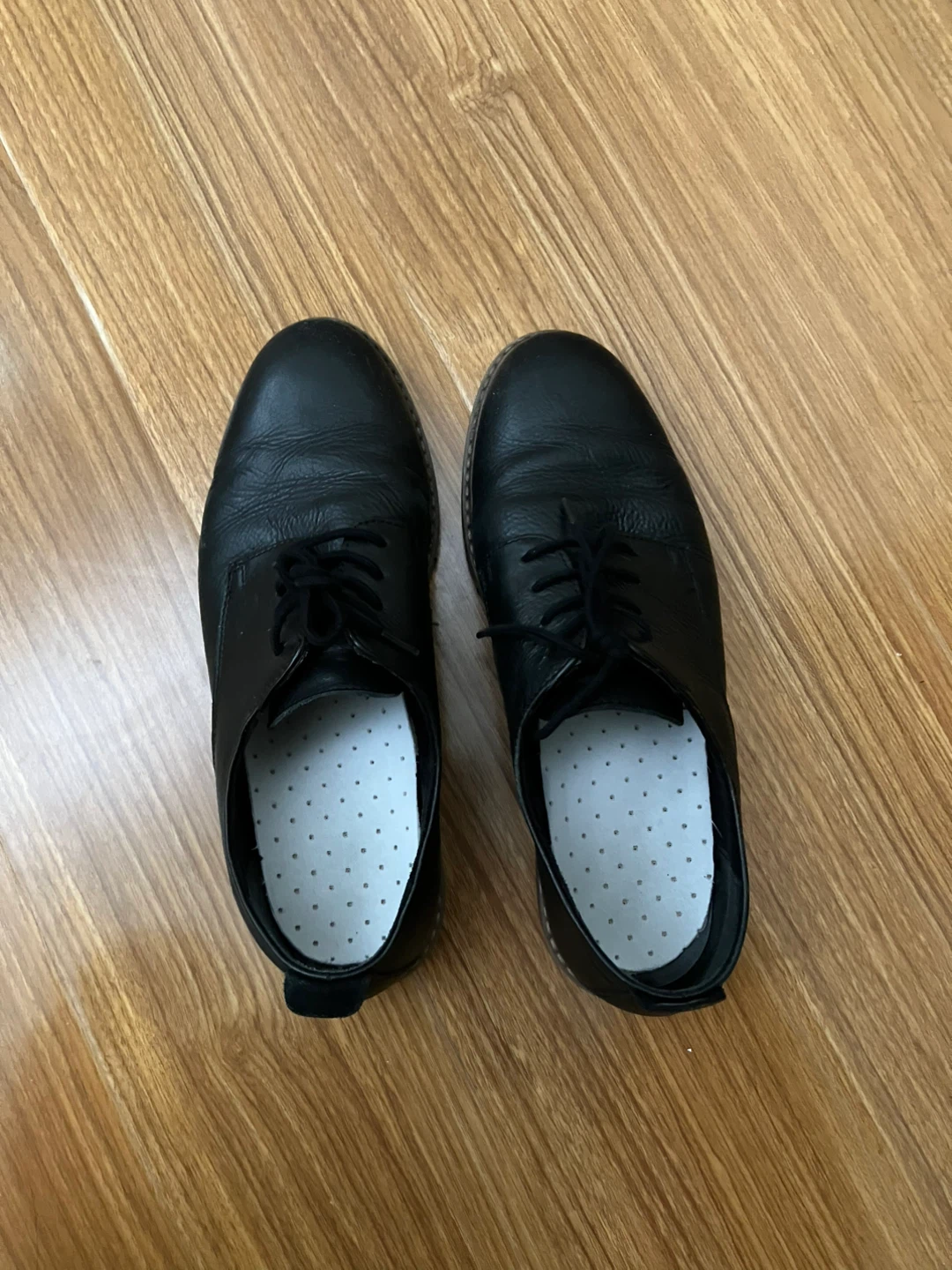 Women’s leather dress shoes black matte size 7.5