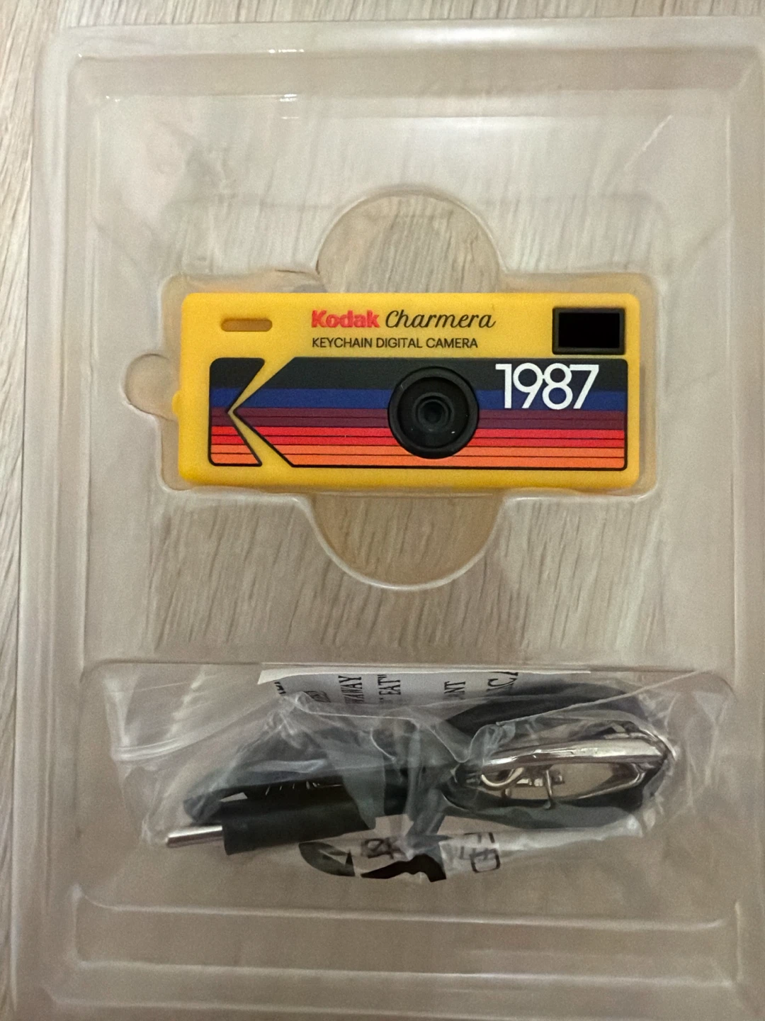 Kodak Charmera Keychain Digital Camera Yellow 1987 - photo 2