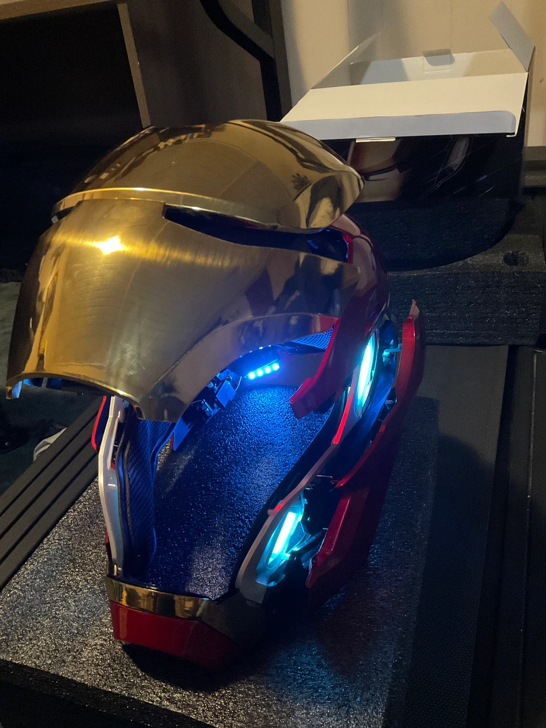 Iron Man Mark 50 Helmet (Voice control included) - photo 2