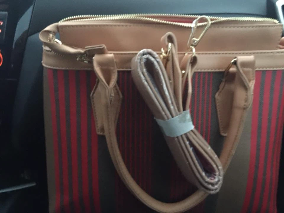 Adrienne Vittadini striped handbag - photo 3