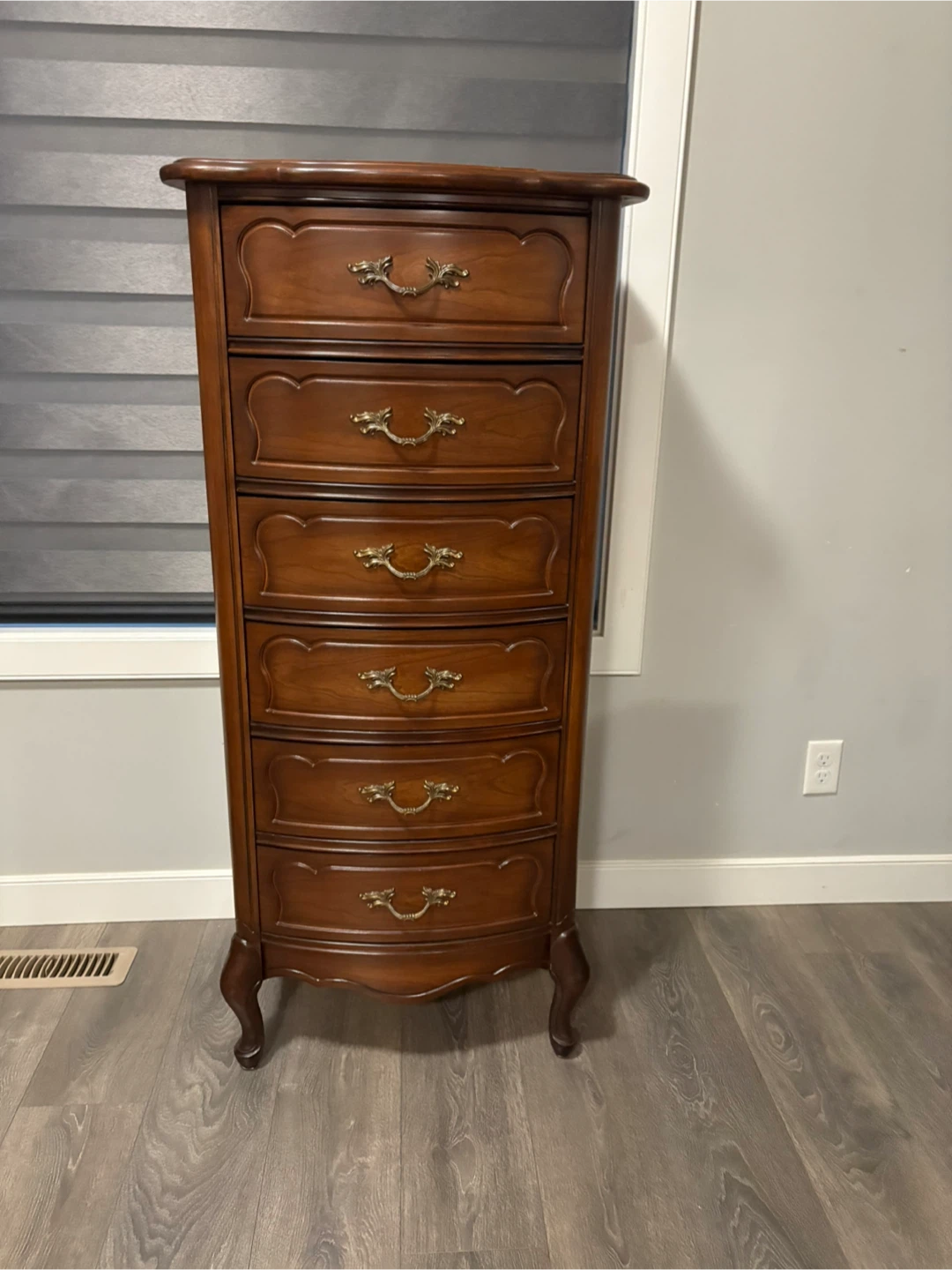 French Provincial Dresser Set - photo 3