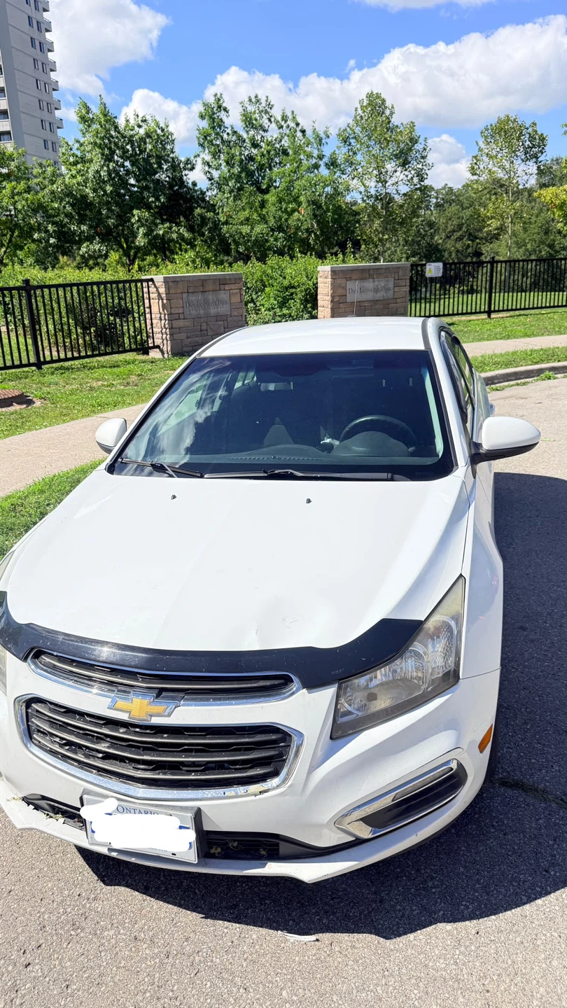 White Chevrolet Cruze LT Sedan 2015