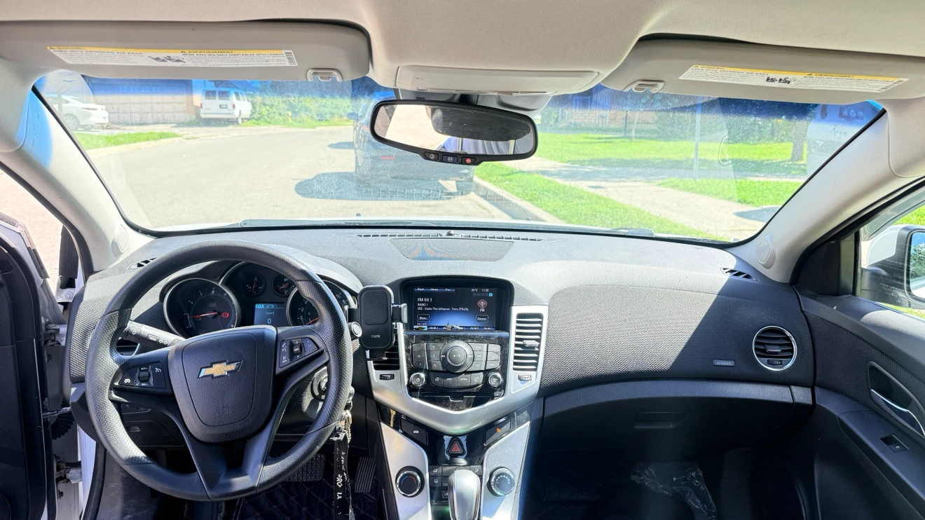 White Chevrolet Cruze LT Sedan 2015 - photo 5