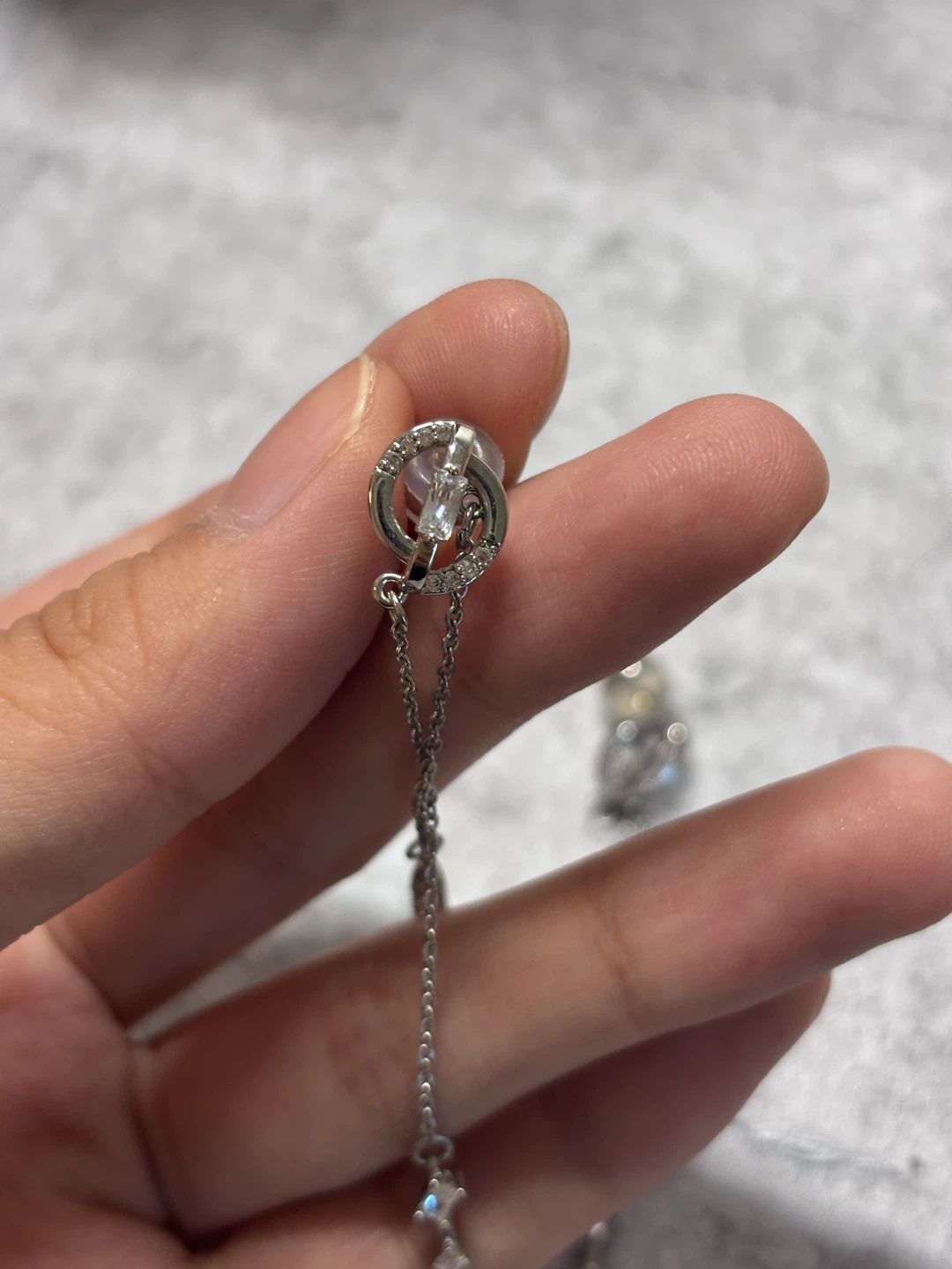 Brand New!  Crystal dangling earrings - photo 3