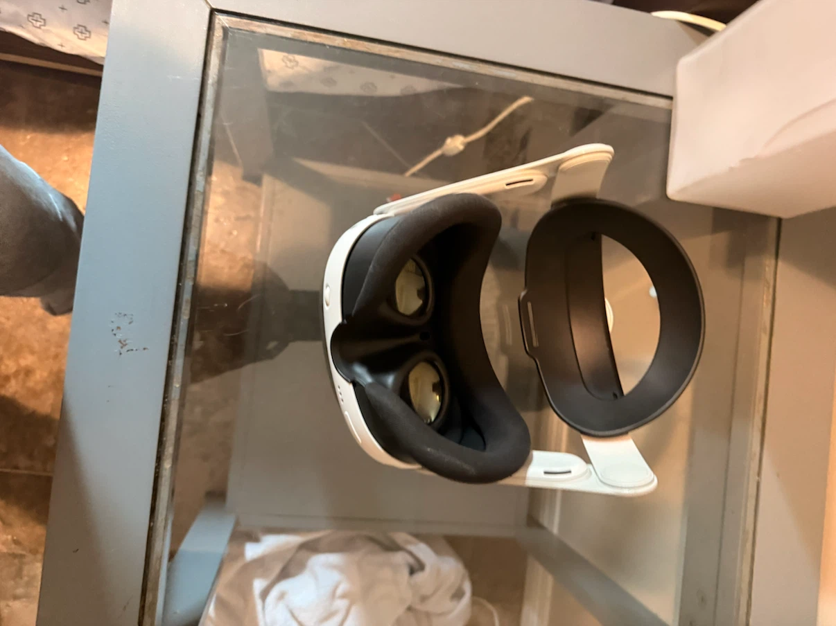 Meta Quest 3 512GB VR Headset - photo 4