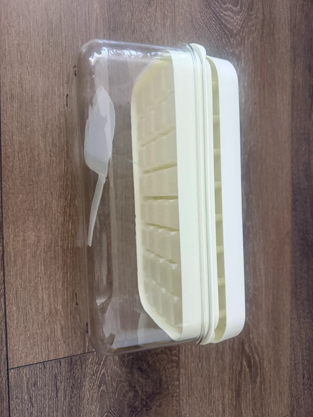 Ice Cube Tray with Storage Container - photo 3