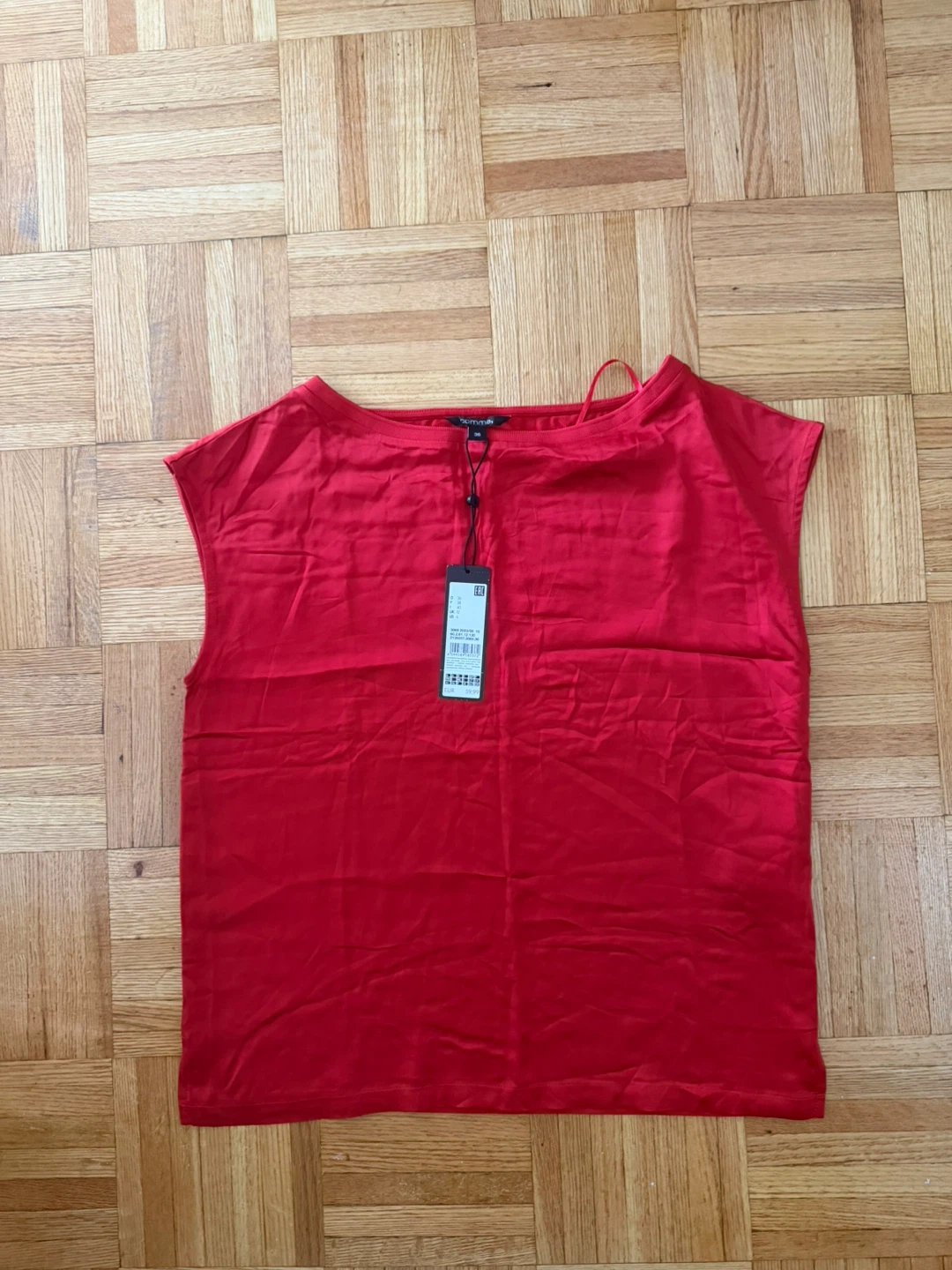 Comma red sleeveless top, size 36