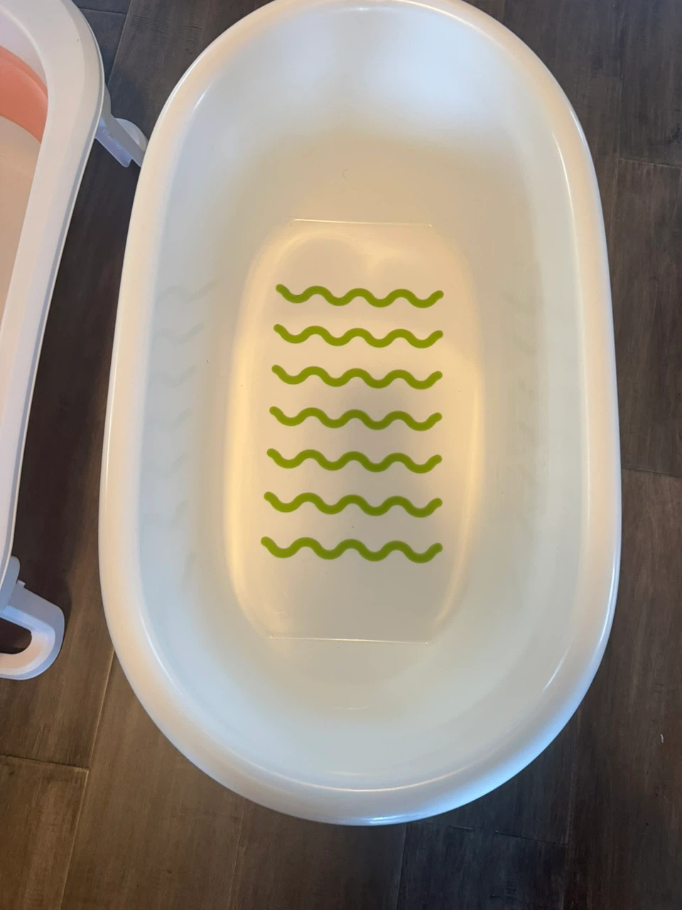 Bath tub
