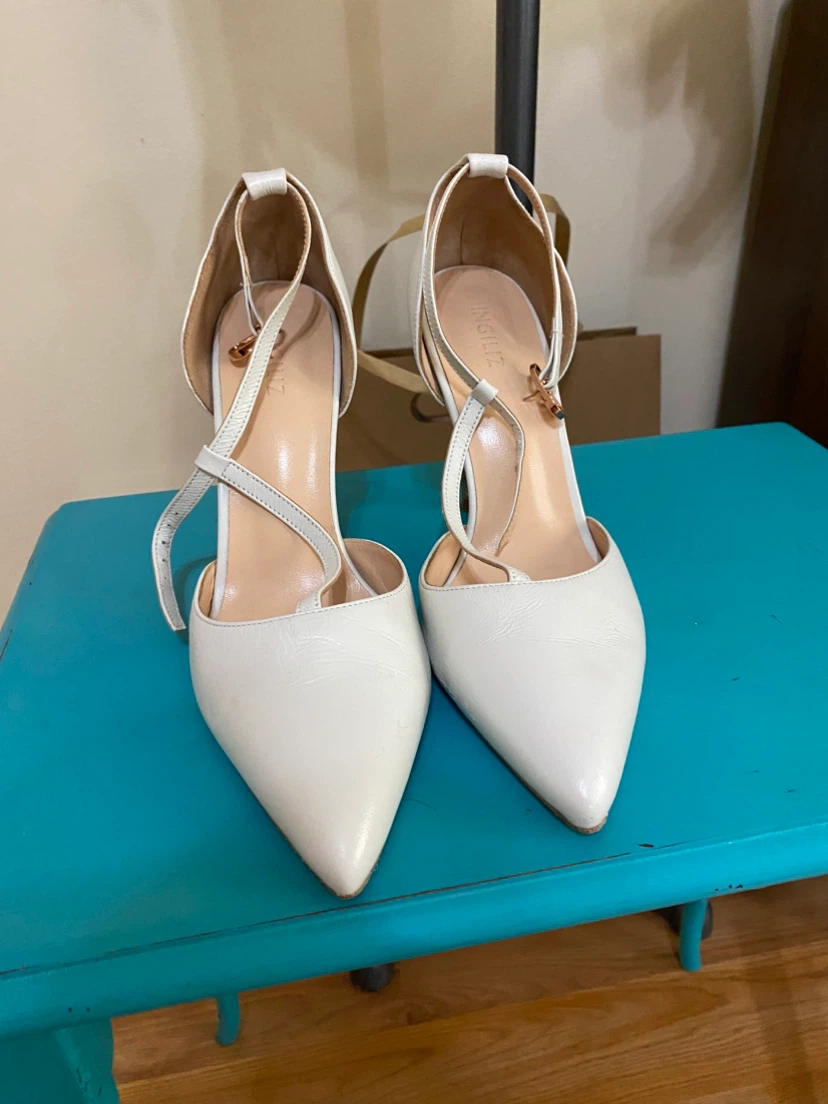 White Leather D'Orsay Heels with Unique Sculptural Heels - photo 3