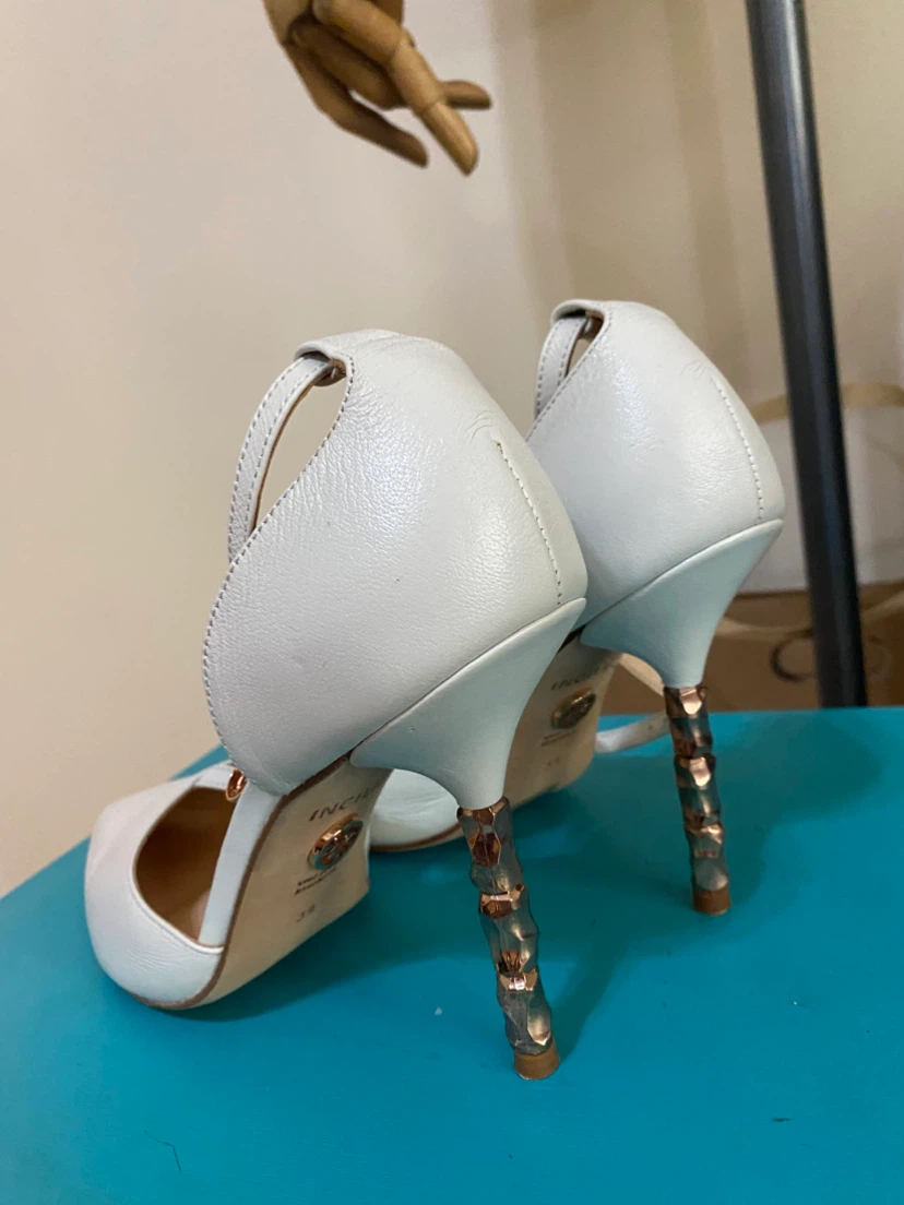White Leather D'Orsay Heels with Unique Sculptural Heels - photo 5
