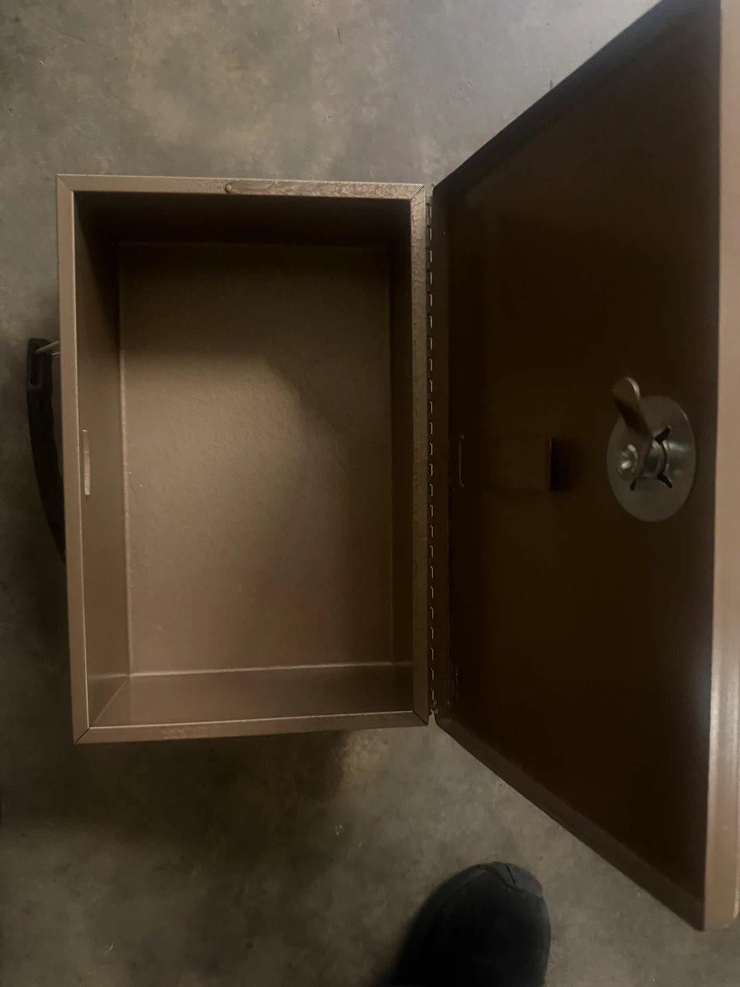 Fireproof document box with key - photo 3