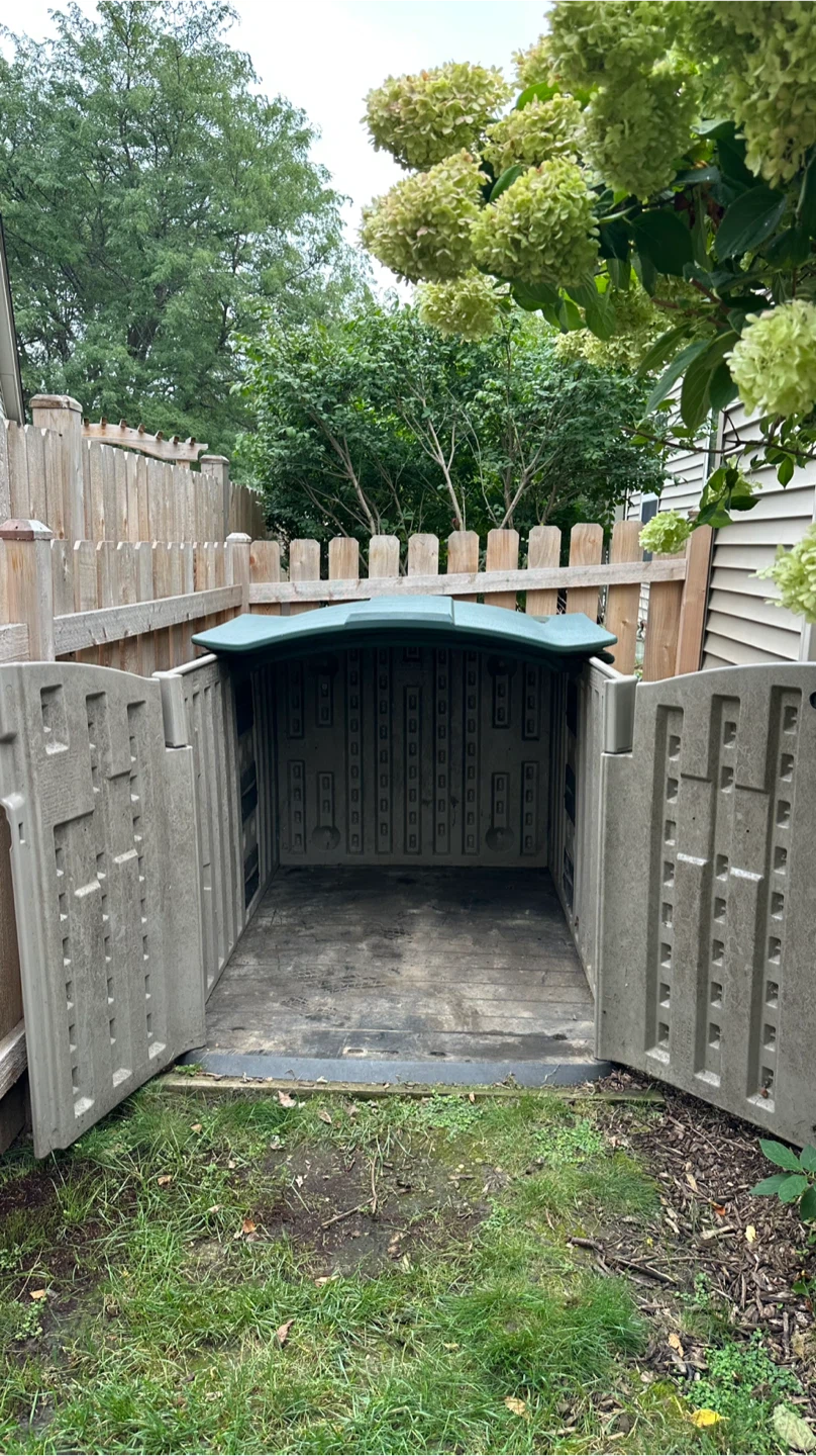 Free Rubbermaid Outdoor Storage Shed - photo 2