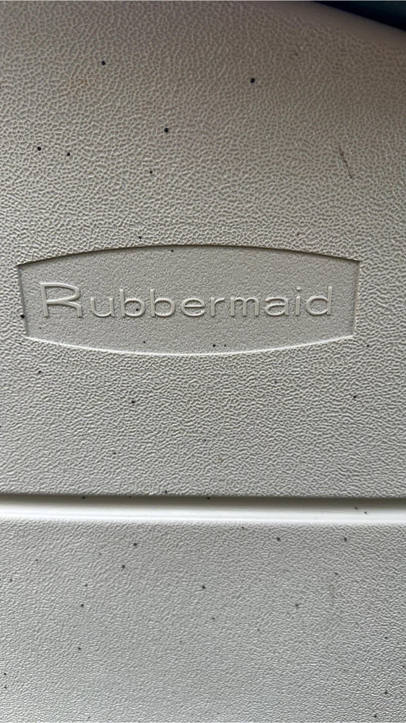 Free Rubbermaid Outdoor Storage Shed - photo 4