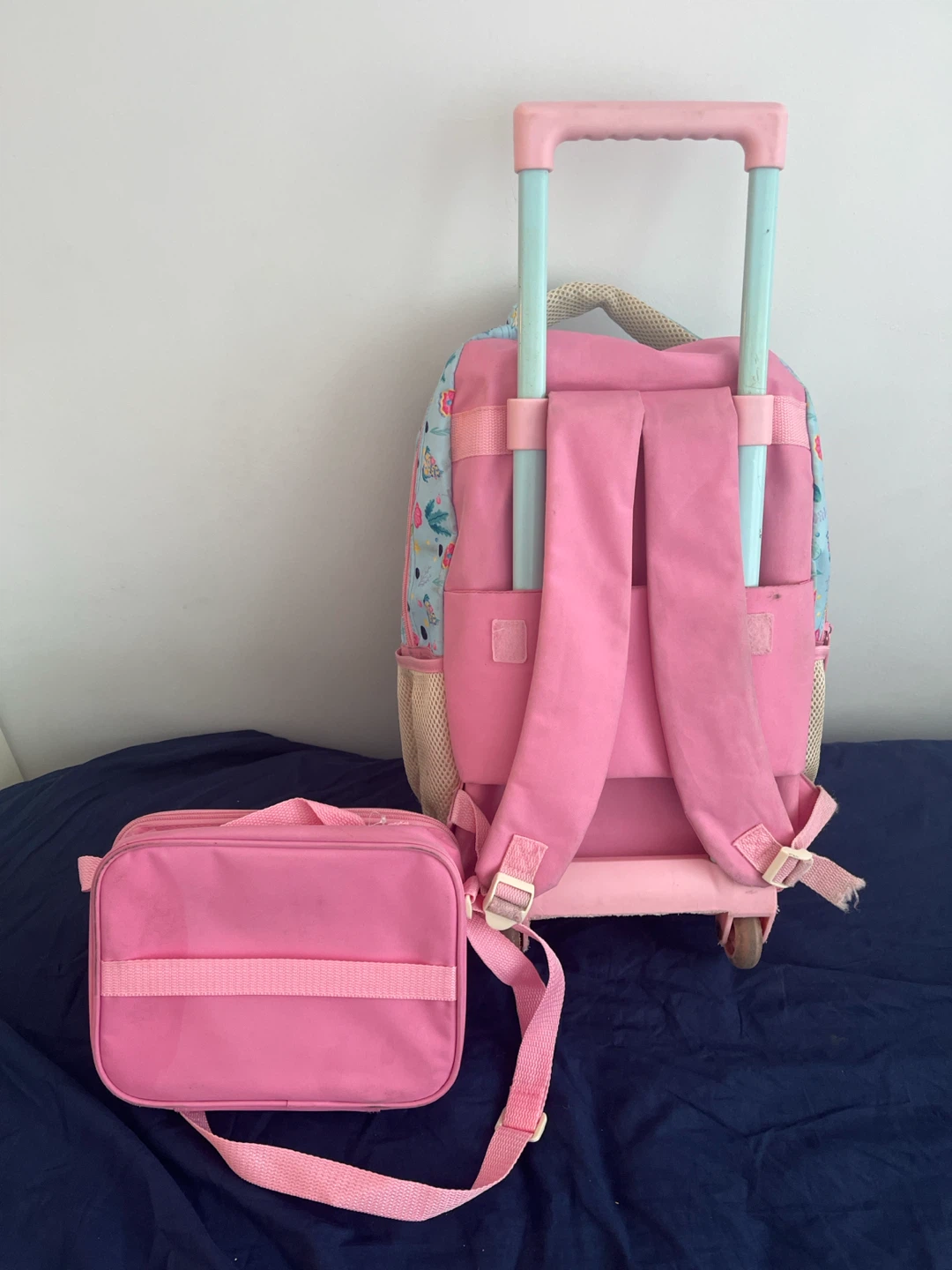 Rolling Backpack & Lunch Bag Set and tow items for decoration - photo 2