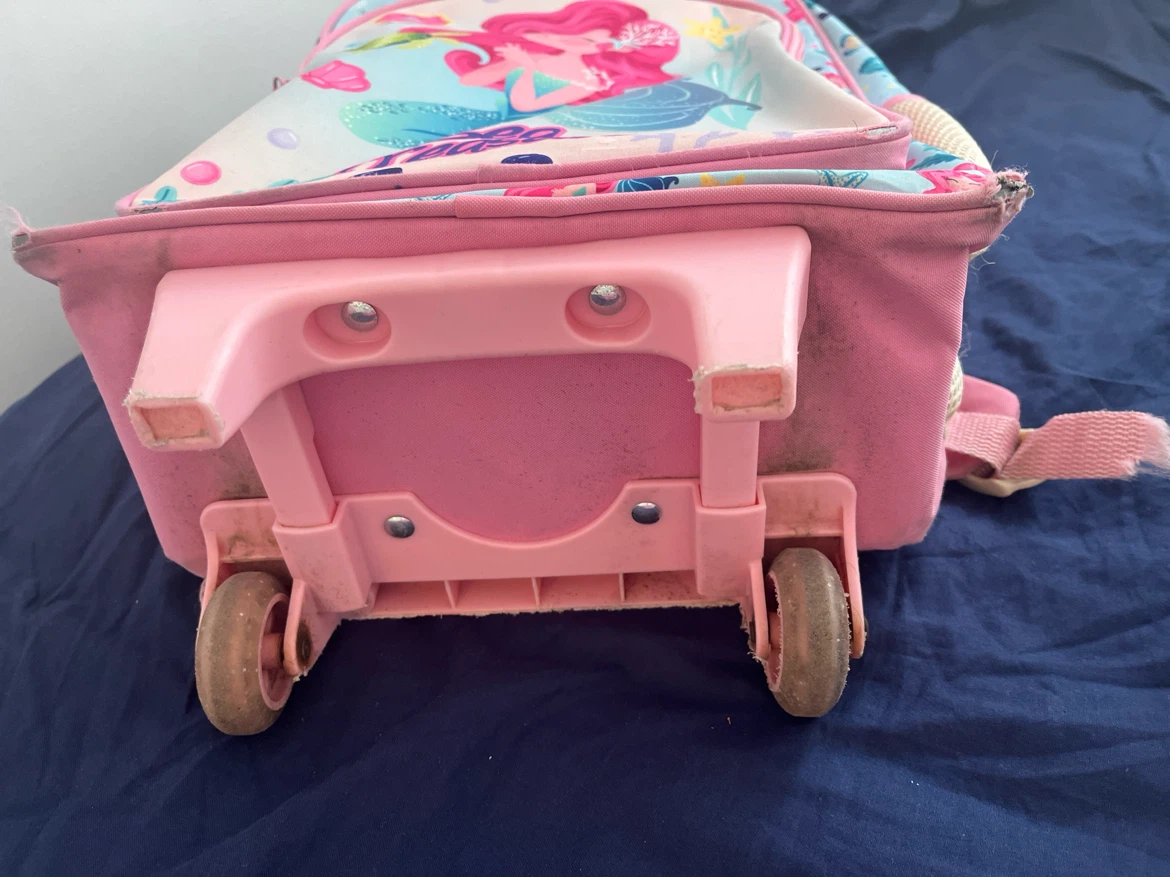 Rolling Backpack & Lunch Bag Set and tow items for decoration - photo 4