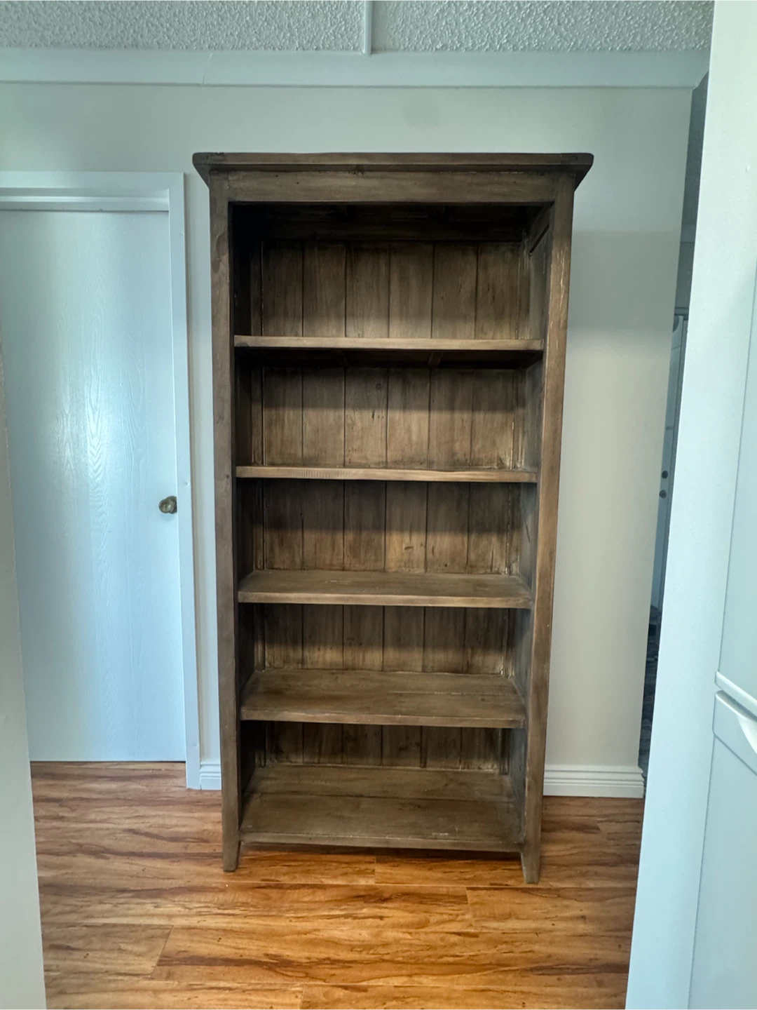 Free wooden bookshelf