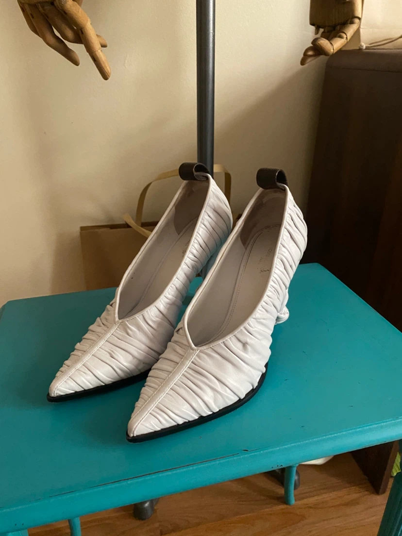 Louis Vuitton Ruched White Leather Heels - photo 3