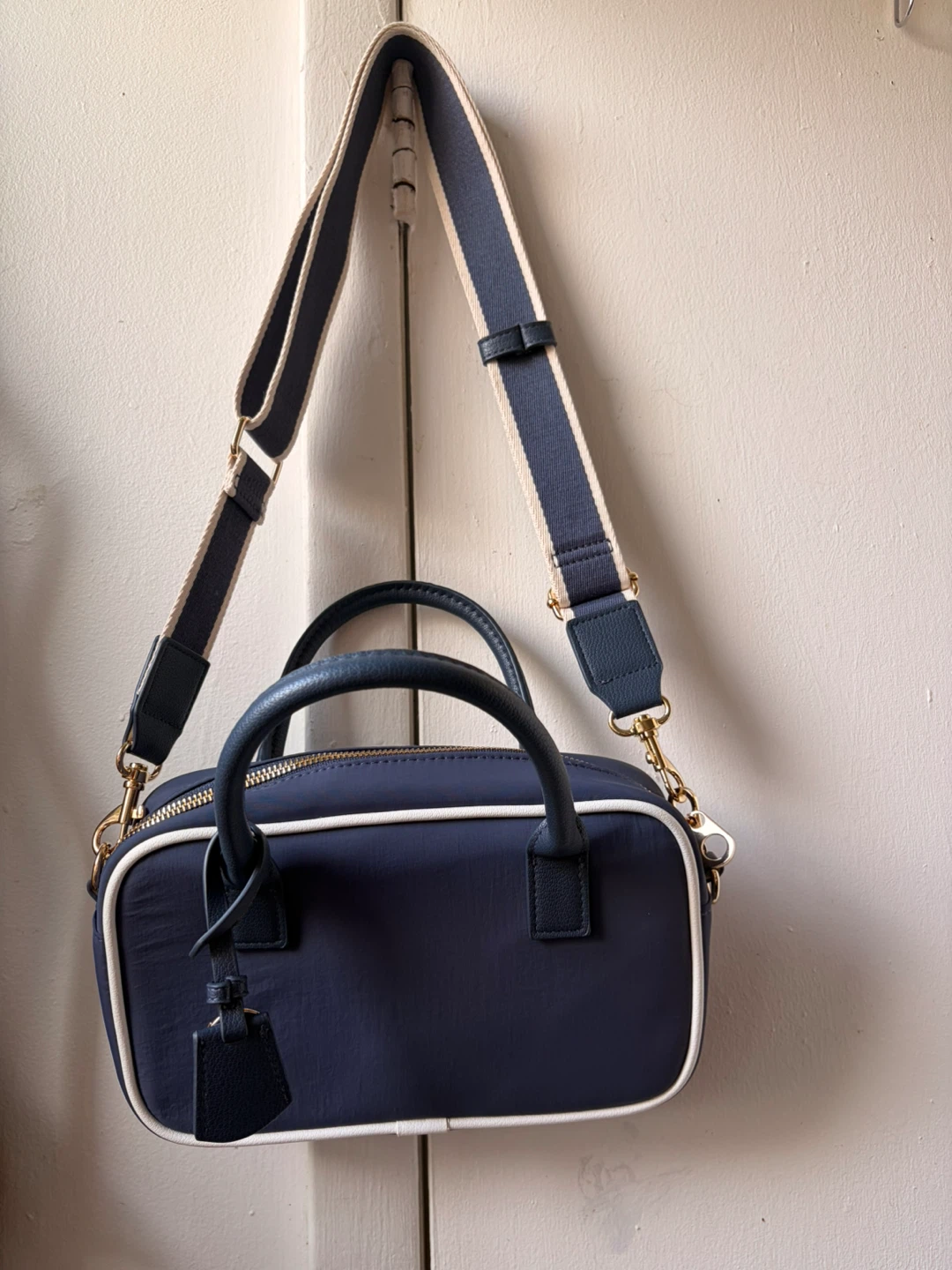 Universal Thread Crossbody bag