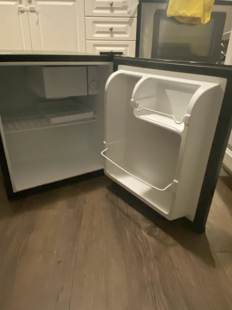 Galanz Black Mini Fridge - photo 2