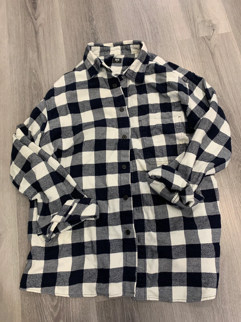 Uniqlo Navy and White Plaid Flannel Shirt
