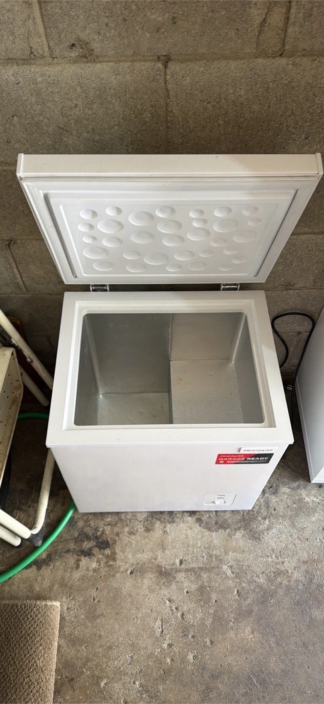 Frigidaire Chest Freezer - photo 2