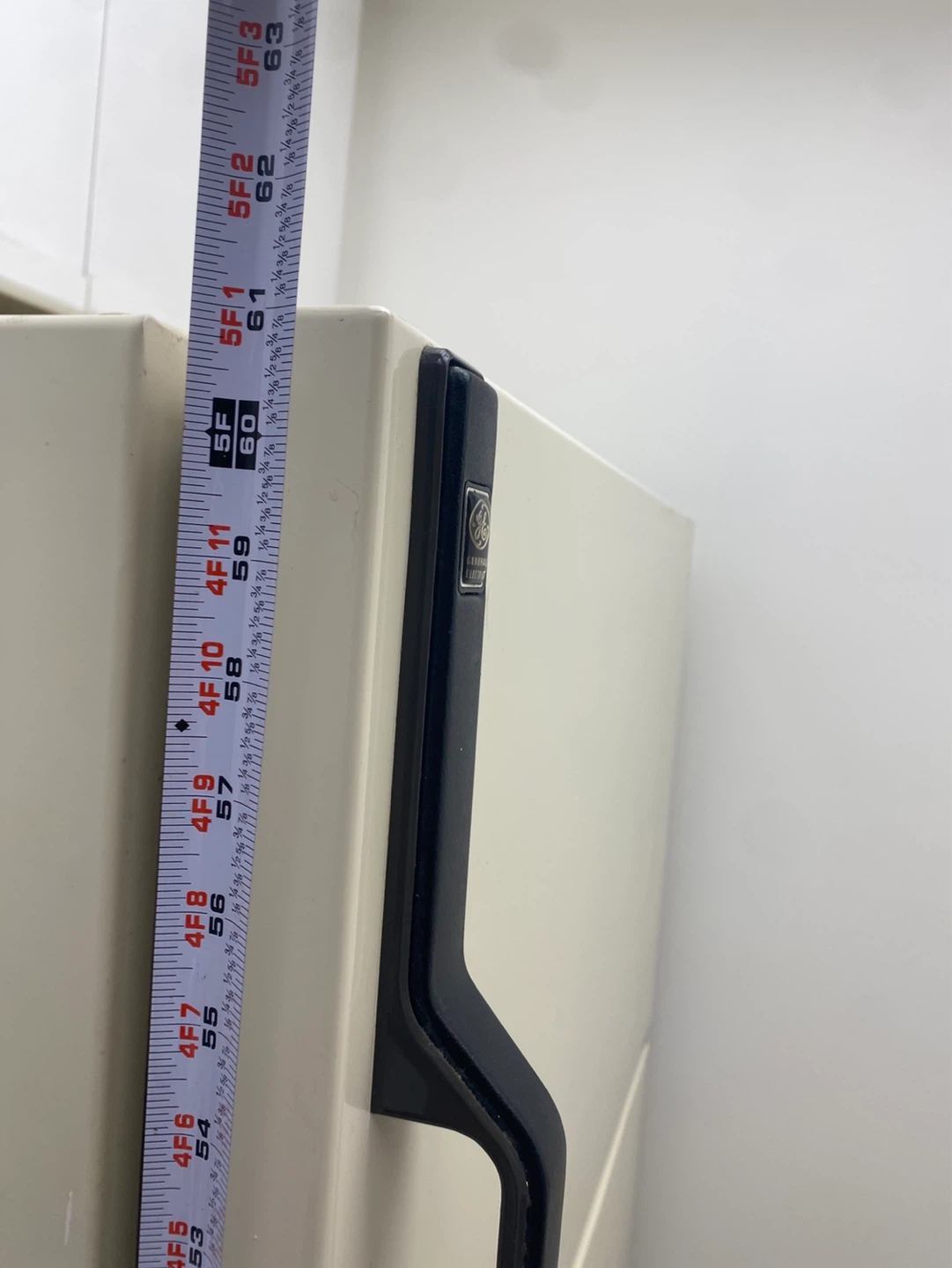 GE Top-Freezer Refrigerator - photo 3