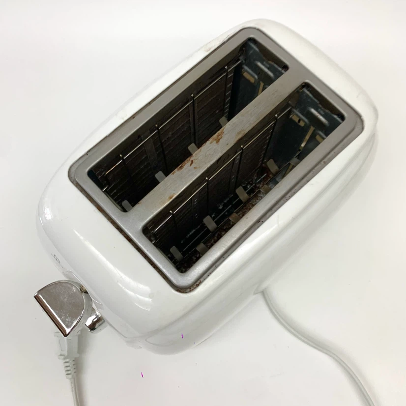 White 2-Slice Toaster - photo 2