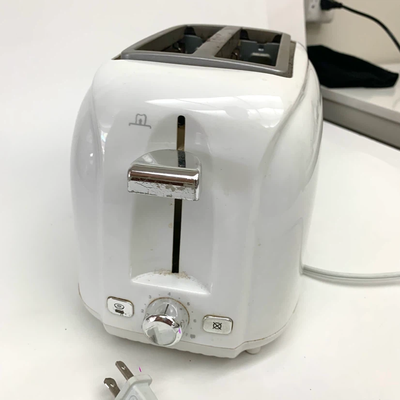 White 2-Slice Toaster - photo 3
