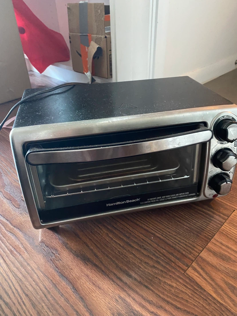 Hamilton Beach Countertop Toaster Oven- move out sale