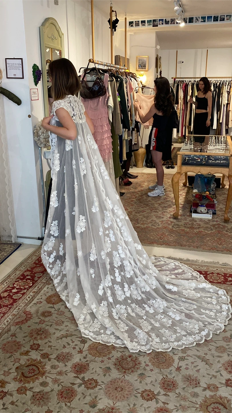 Vintage French White Lace Wedding Dress Train / Cape - photo 3