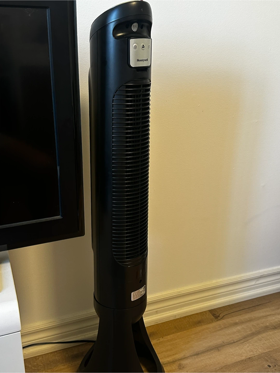 Honeywell QuietSet Tower Fan - photo 3