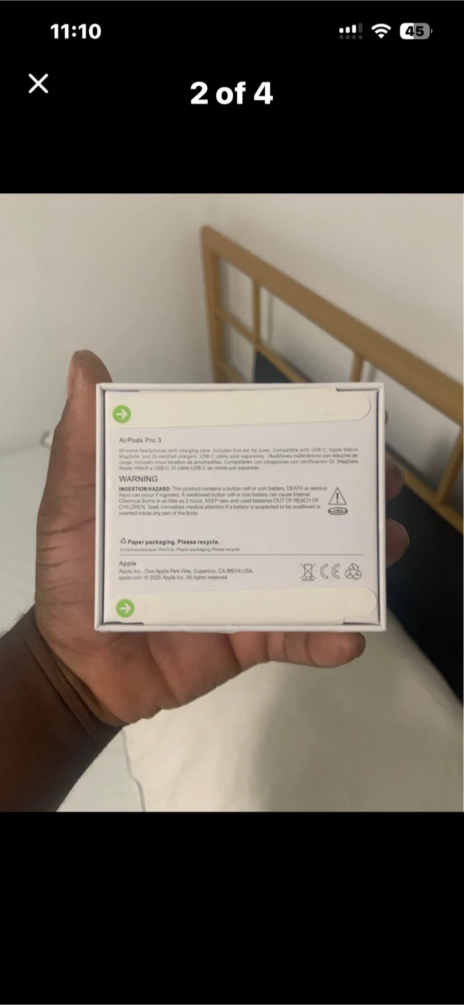 Apple AirPods Pro with MagSafe Charging Case