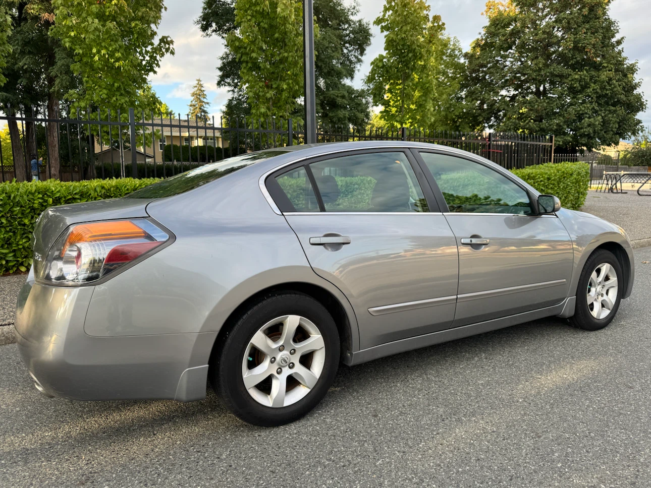 2009 Nissan Altima Sedan Auto 4cyl !! - photo 2