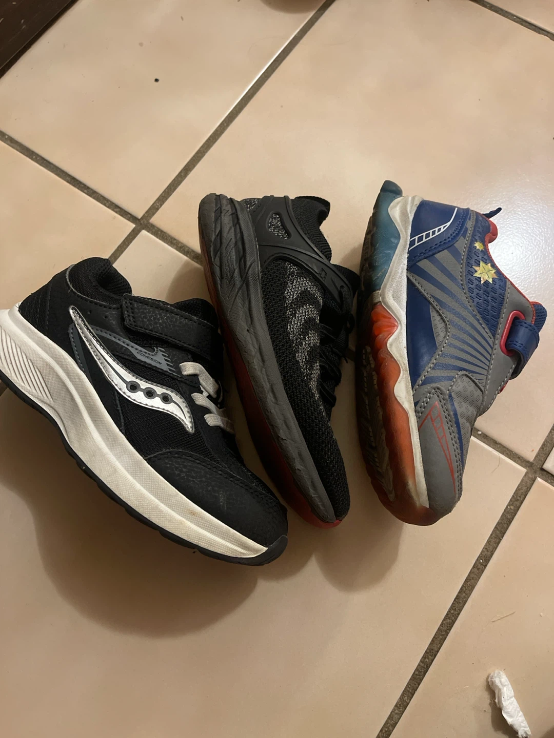 Kids Shoes Bundle size 11&12 5$ each