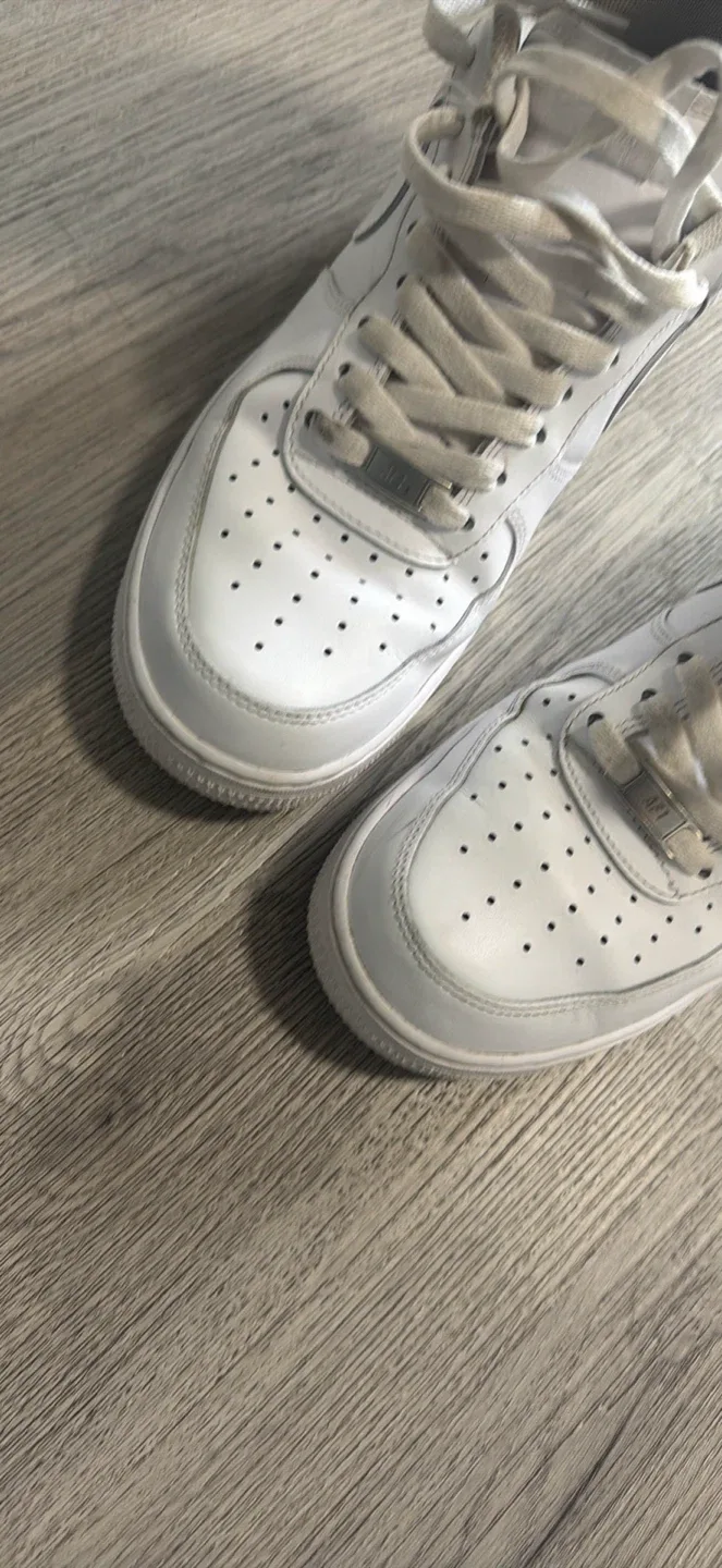 White Nike Air Force 1 sneakers