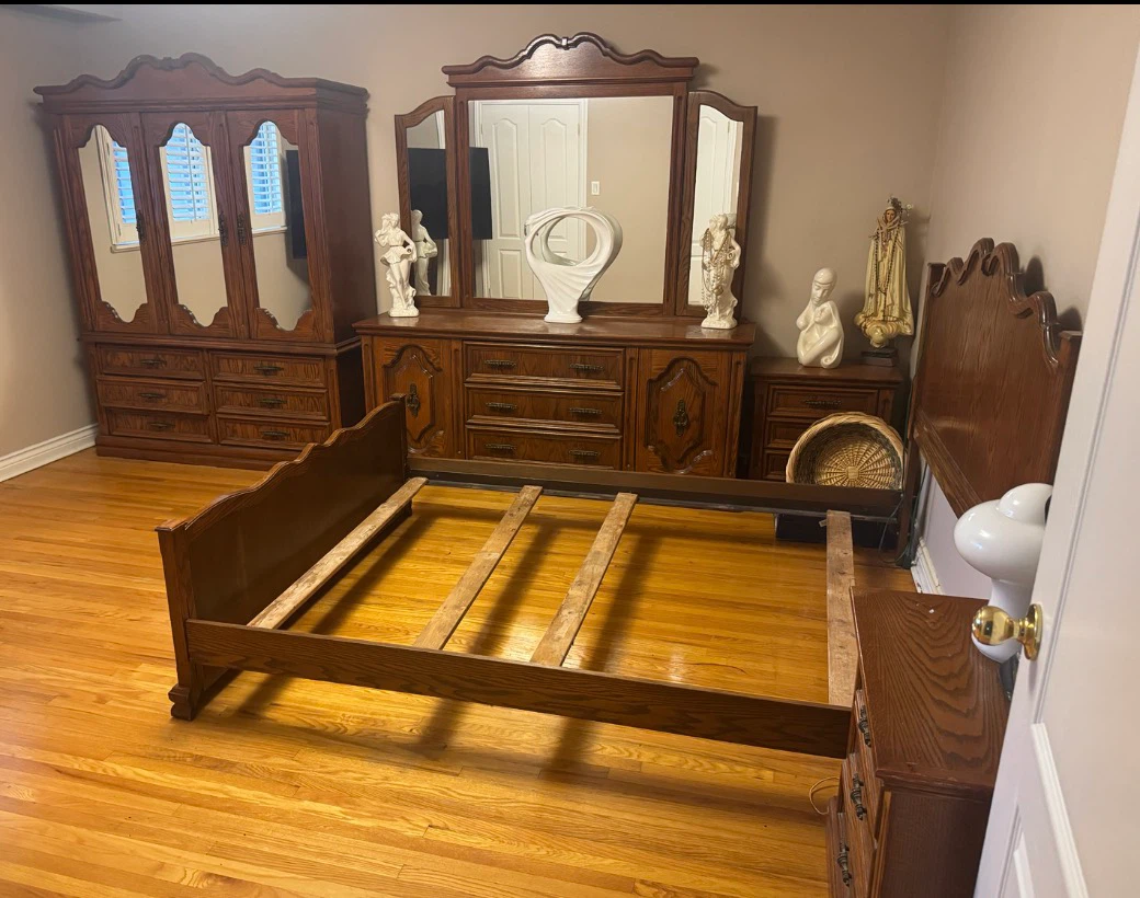 Vintage Solid Wood Bedroom Set
