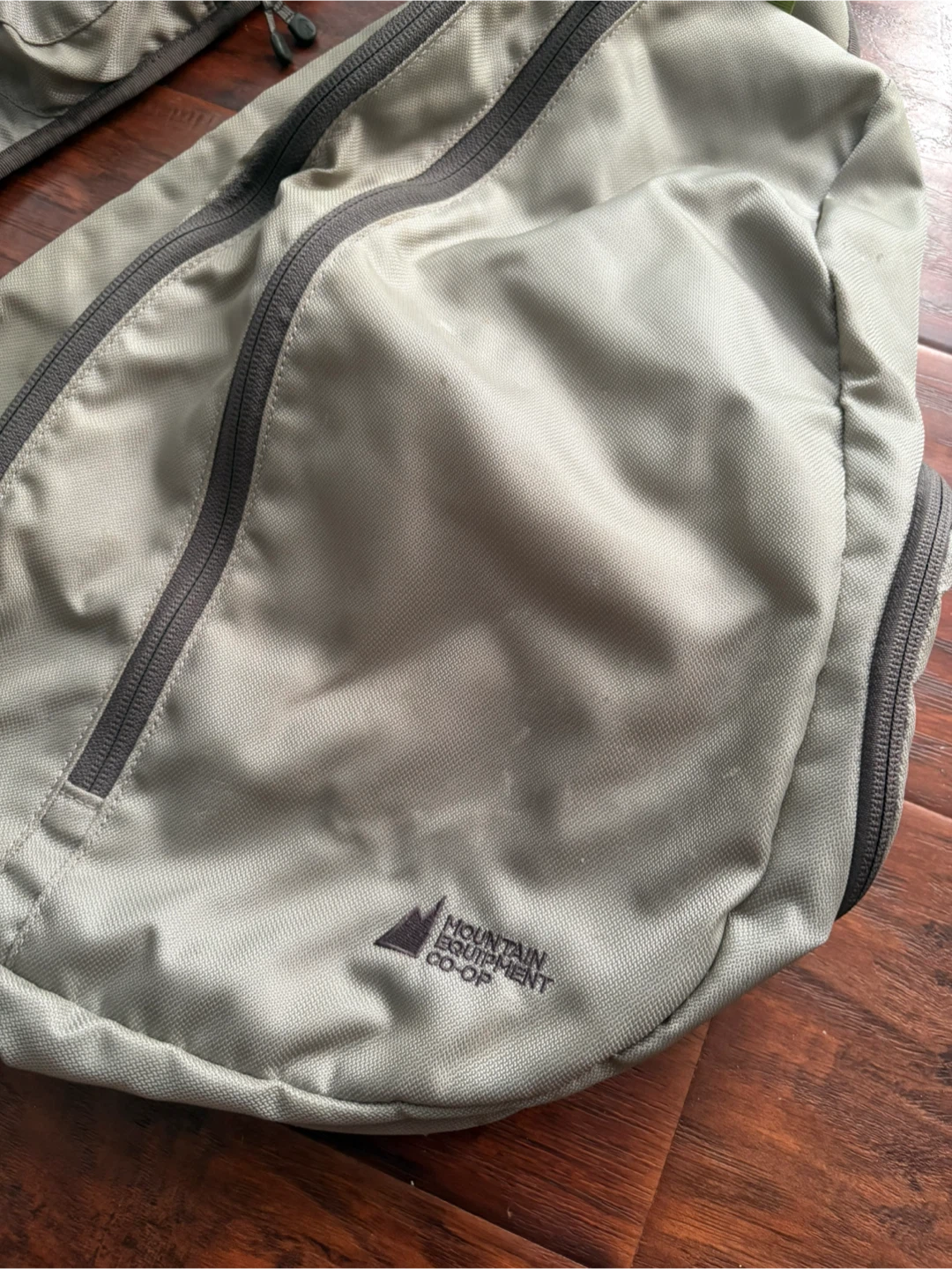 Vintage MEC Mountain Equipment Coop crossbody tri sling bag - photo 2