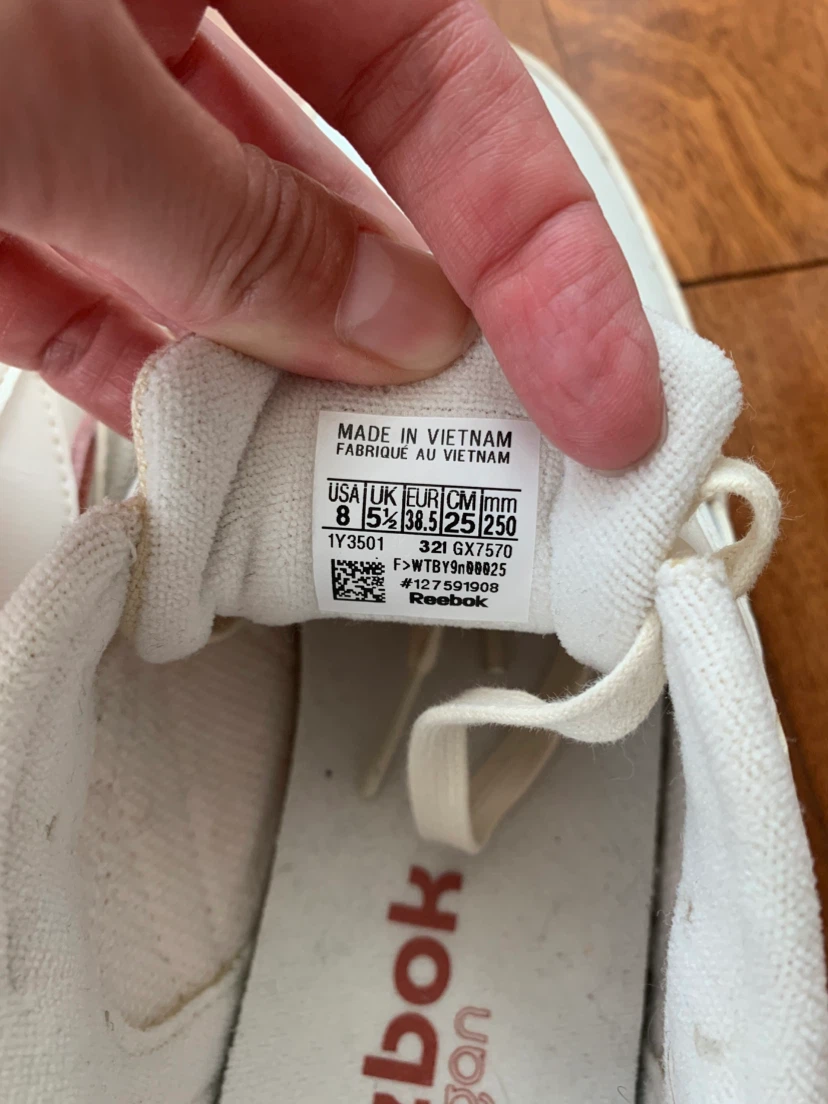 Women’s Reebok Classic Vegan Sneakers Size 8 - photo 5