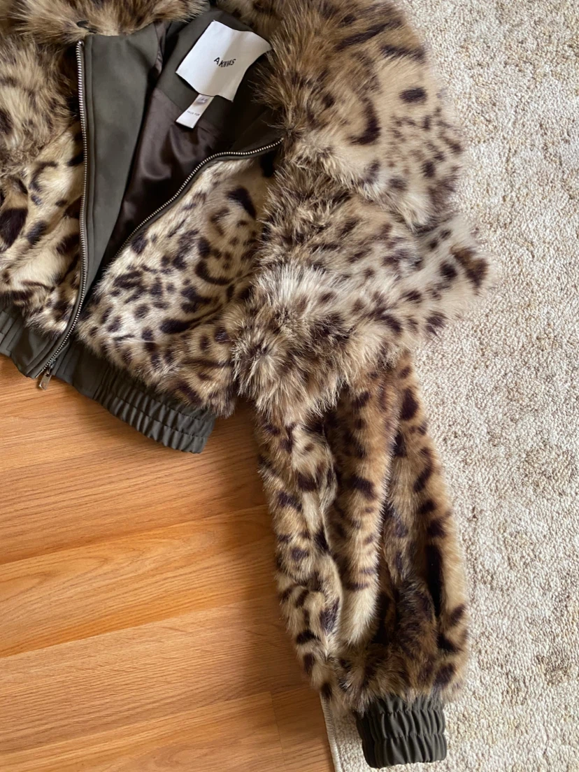 AKNVAS Faux Fur Leopard Print Bomber Jacket - photo 4