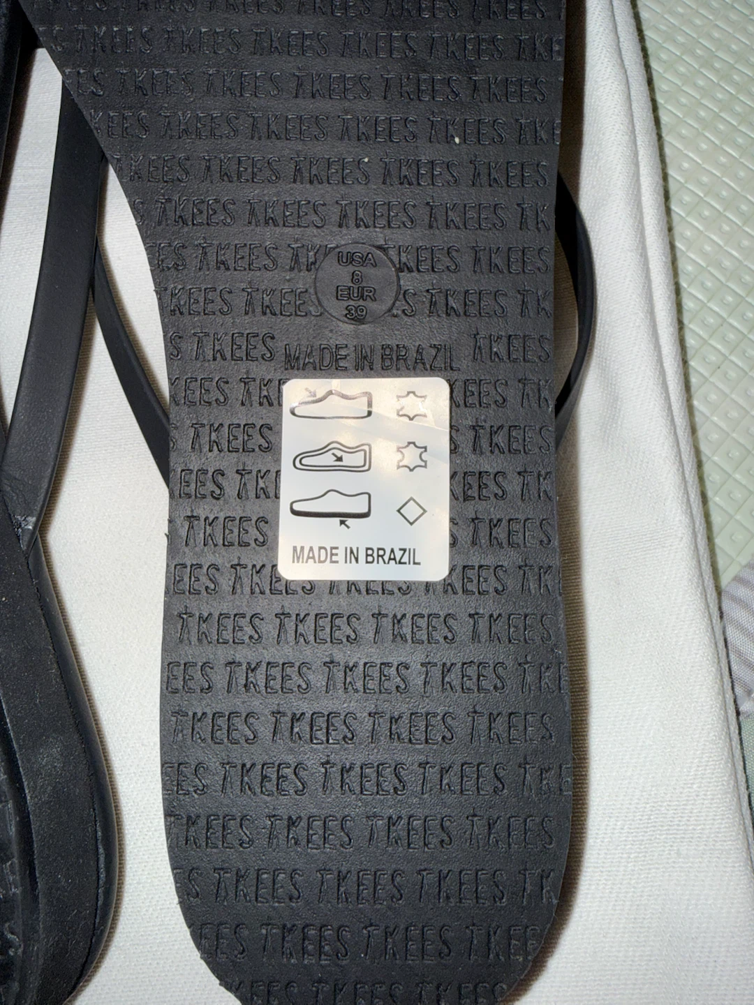 Tkees Black Flip Flops Size 8 - photo 2