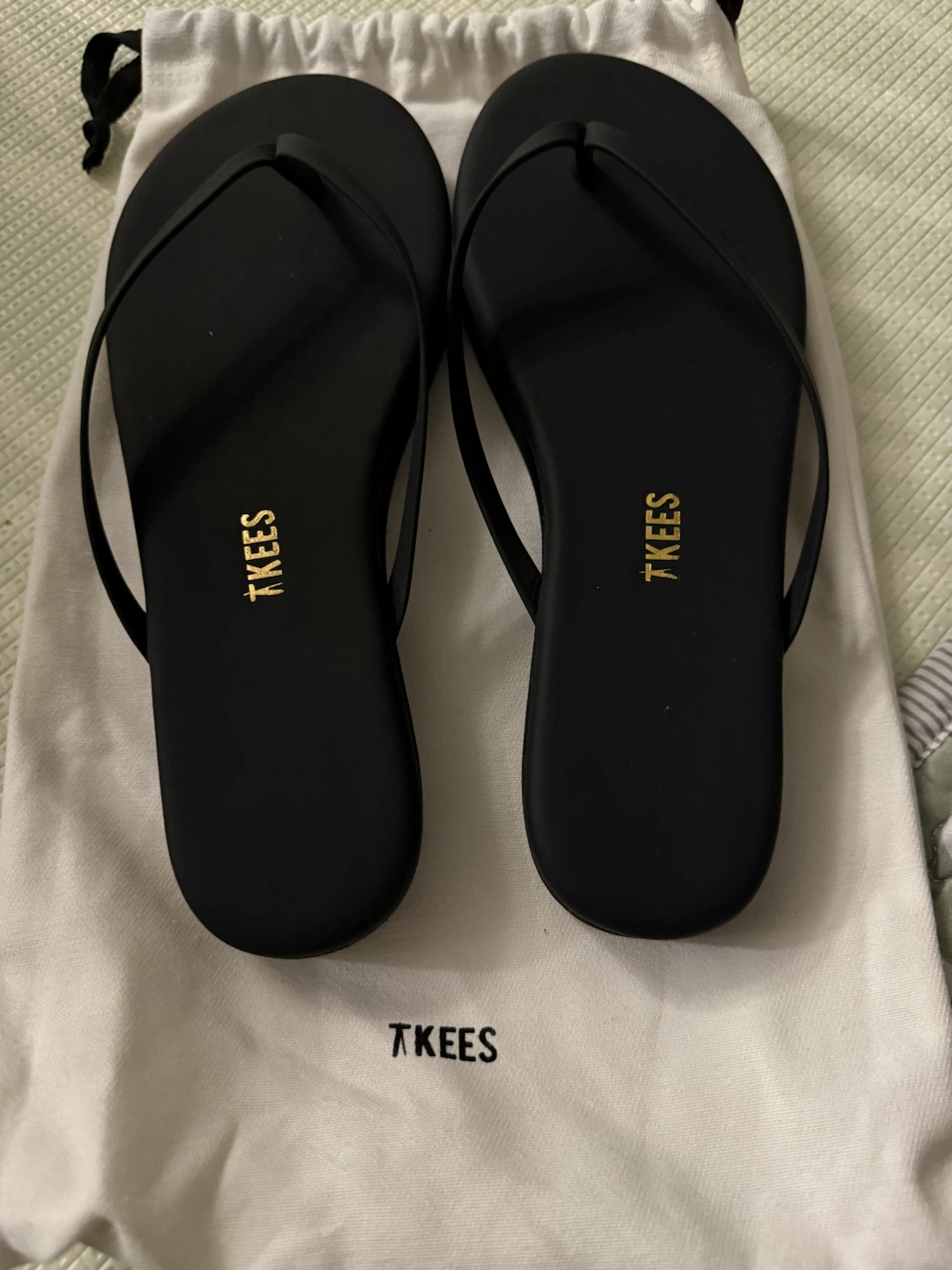 Tkees Black Flip Flops Size 8 - photo 3