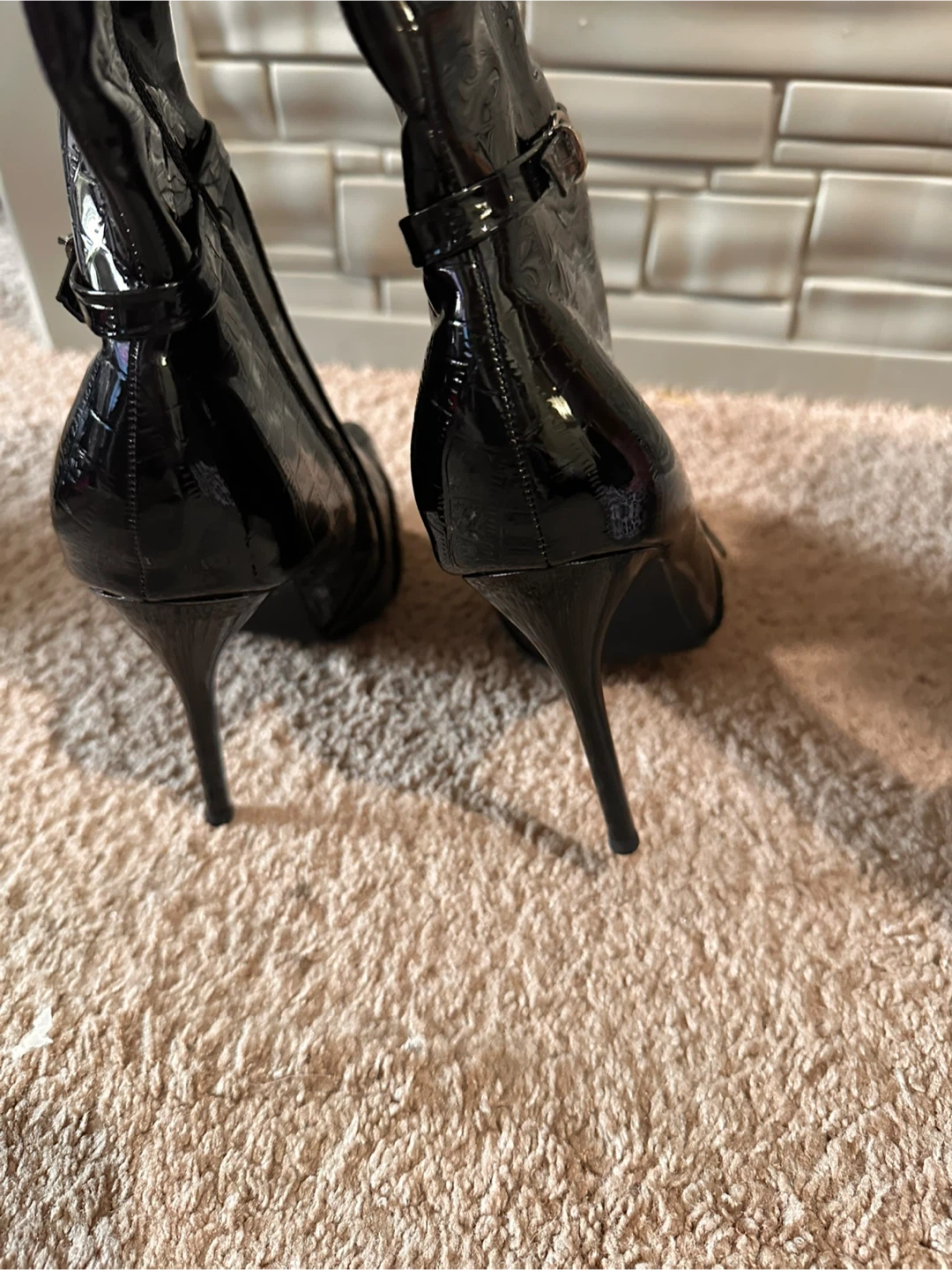 Black Croc-Embossed Patent Heeled Boots - photo 4