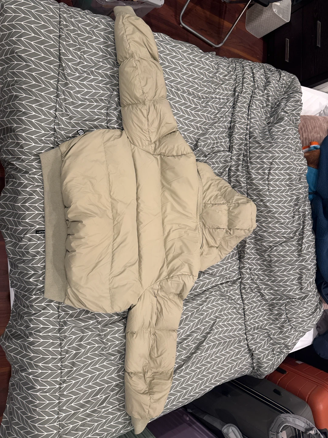 Aritzia The Super Puff Bomber Jacket - photo 3