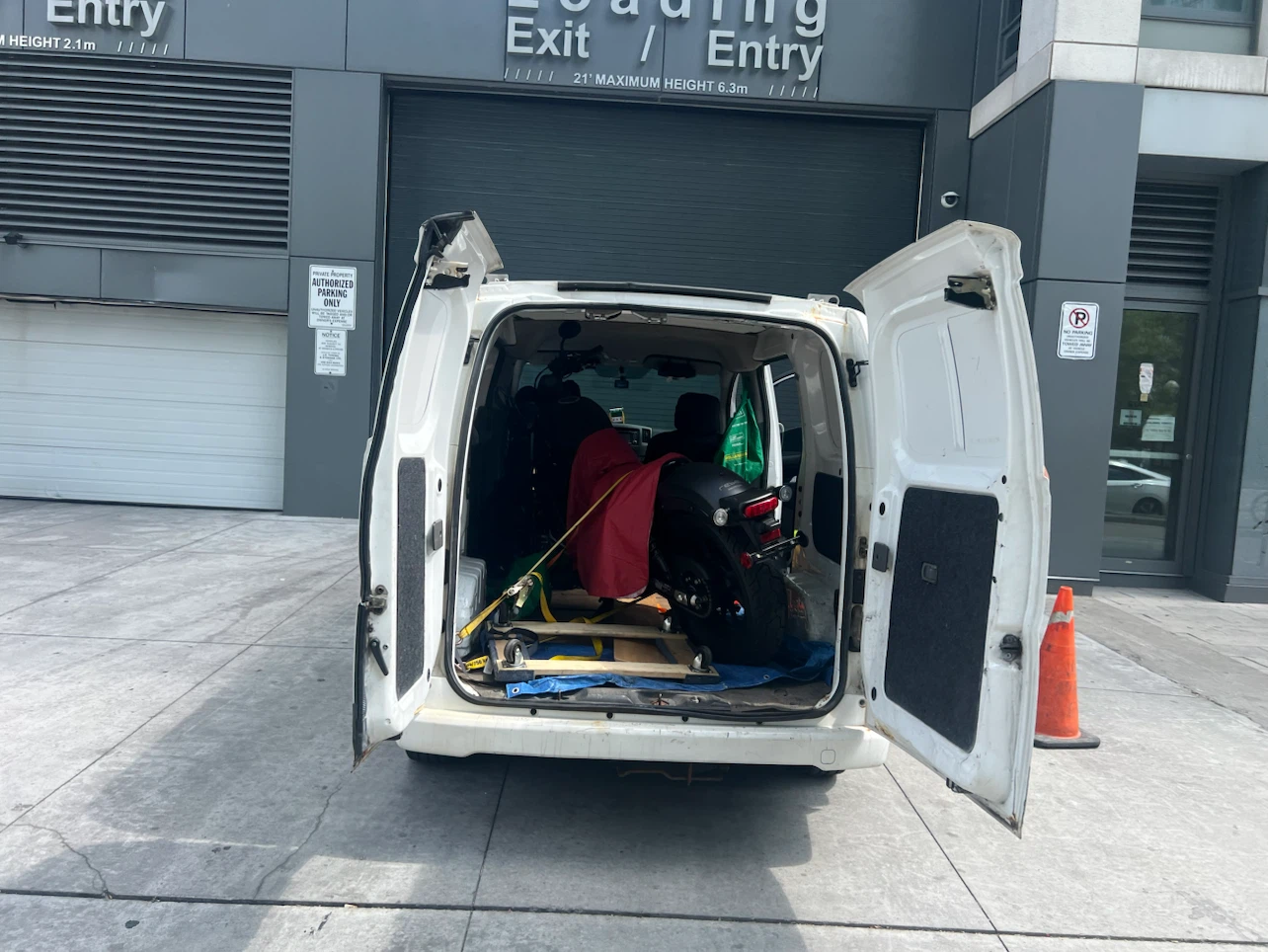 Van for moving - photo 2