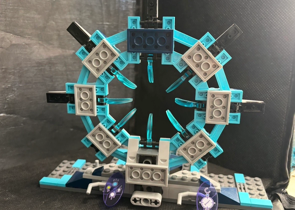 LEGO Gateway Build 71172 -  incomplete - photo 2